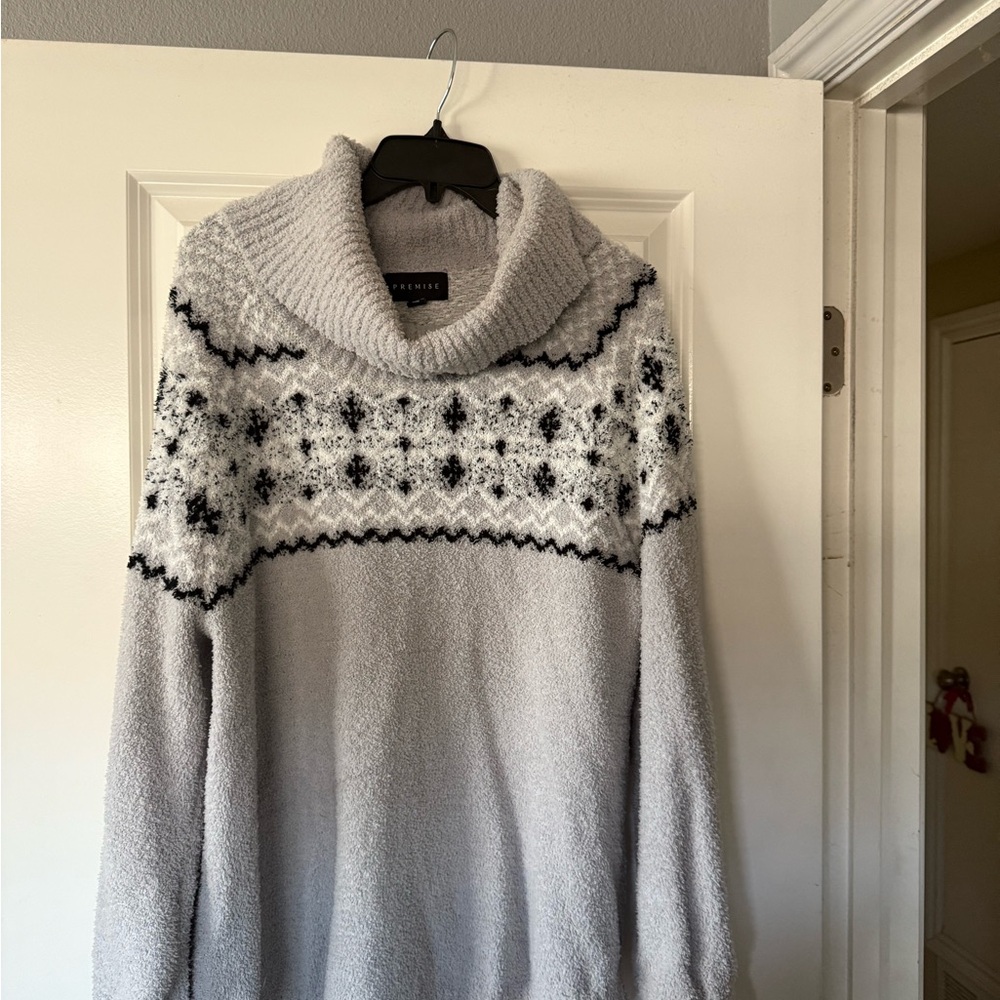 Premise Light Gray and Black Patterned Cowl Neck Sweater Size Large